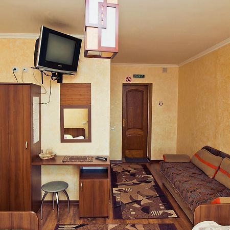 Filvarok Hotel Броды Экстерьер фото