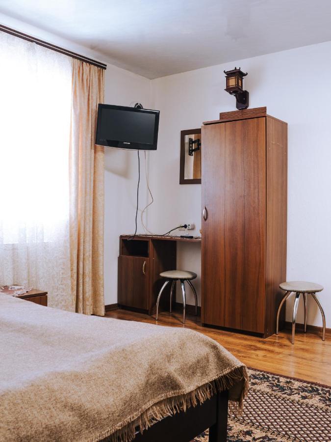 Filvarok Hotel Броды Экстерьер фото