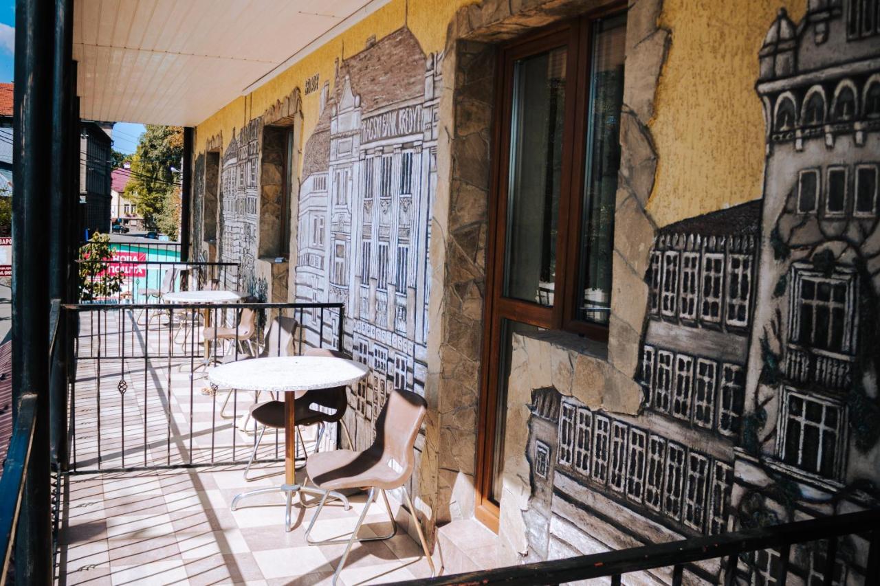 Filvarok Hotel Броды Экстерьер фото