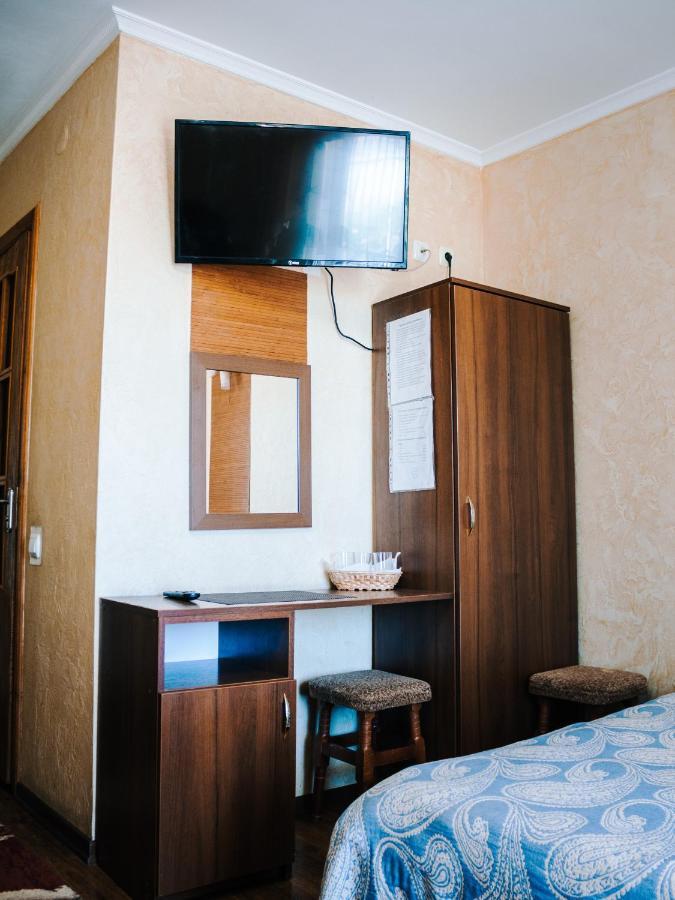 Filvarok Hotel Броды Экстерьер фото