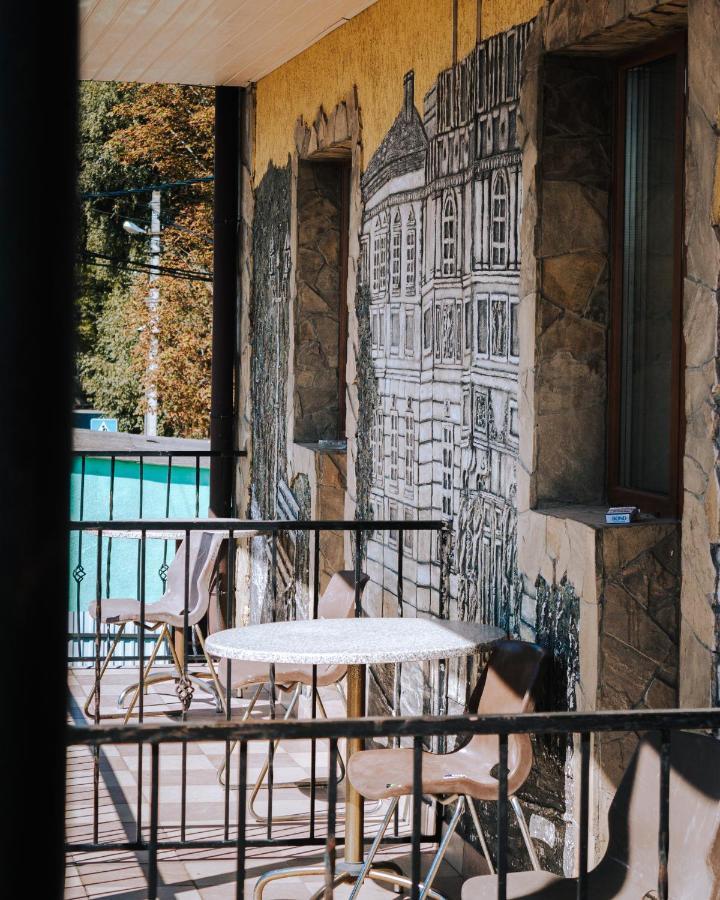 Filvarok Hotel Броды Экстерьер фото