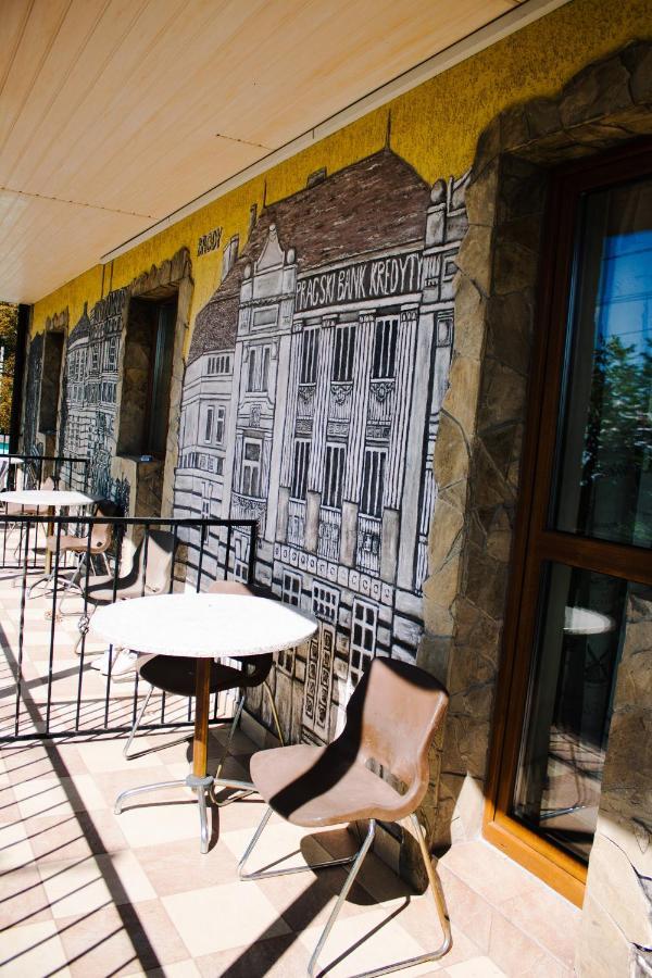 Filvarok Hotel Броды Экстерьер фото