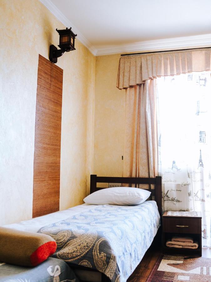 Filvarok Hotel Броды Экстерьер фото