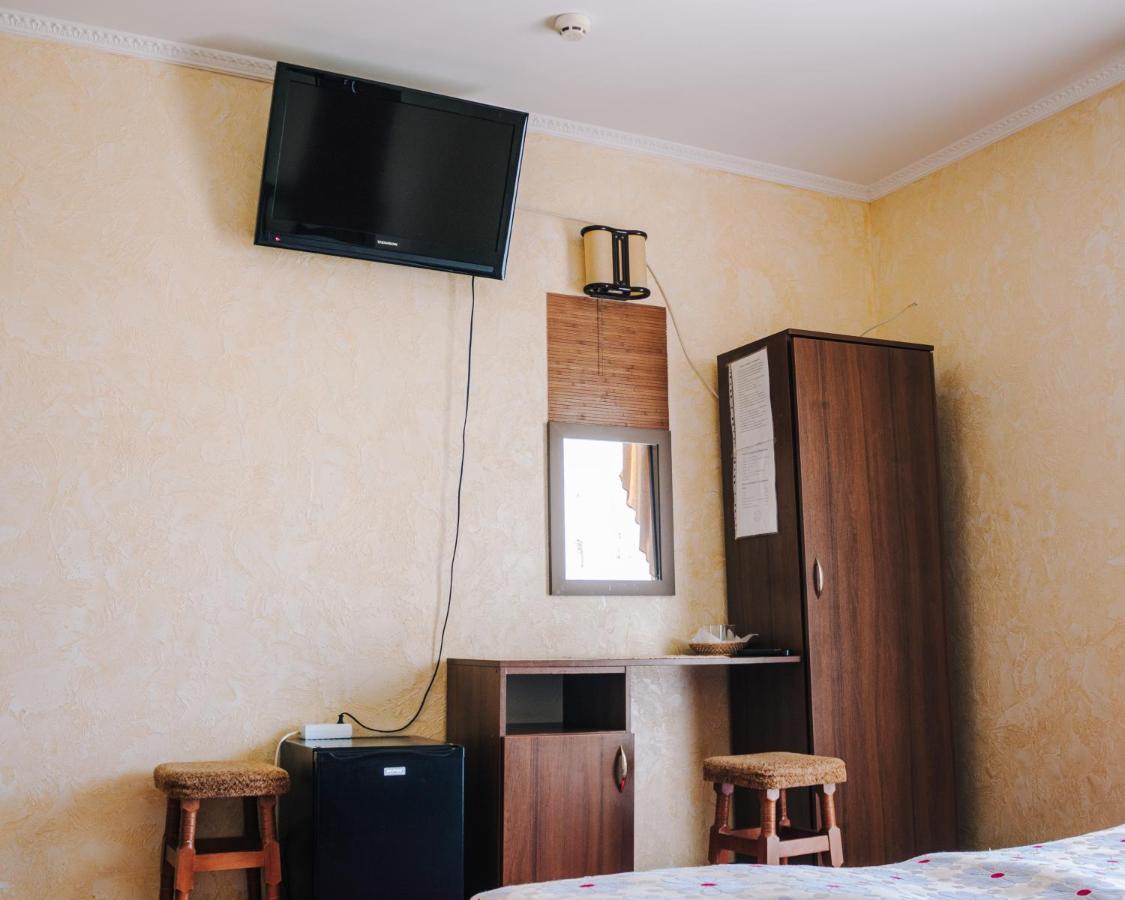 Filvarok Hotel Броды Экстерьер фото