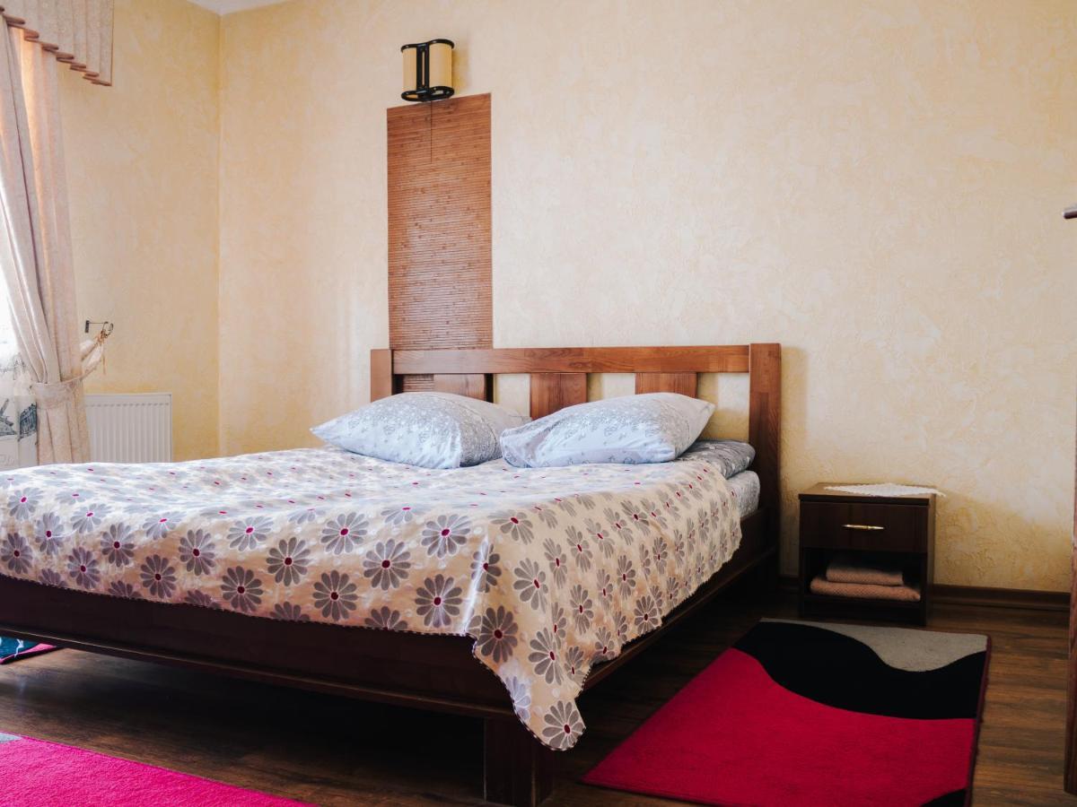 Filvarok Hotel Броды Экстерьер фото
