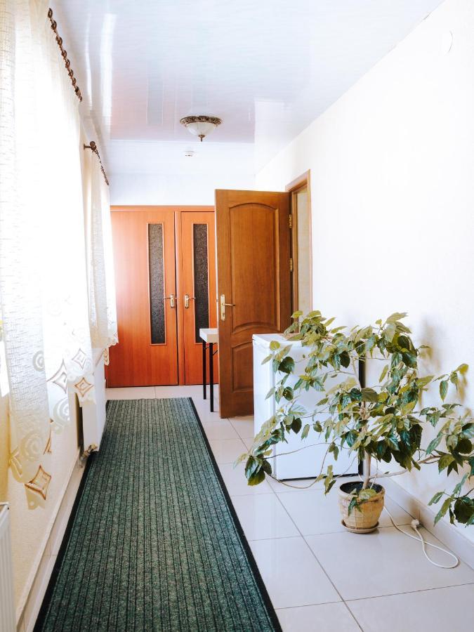 Filvarok Hotel Броды Экстерьер фото