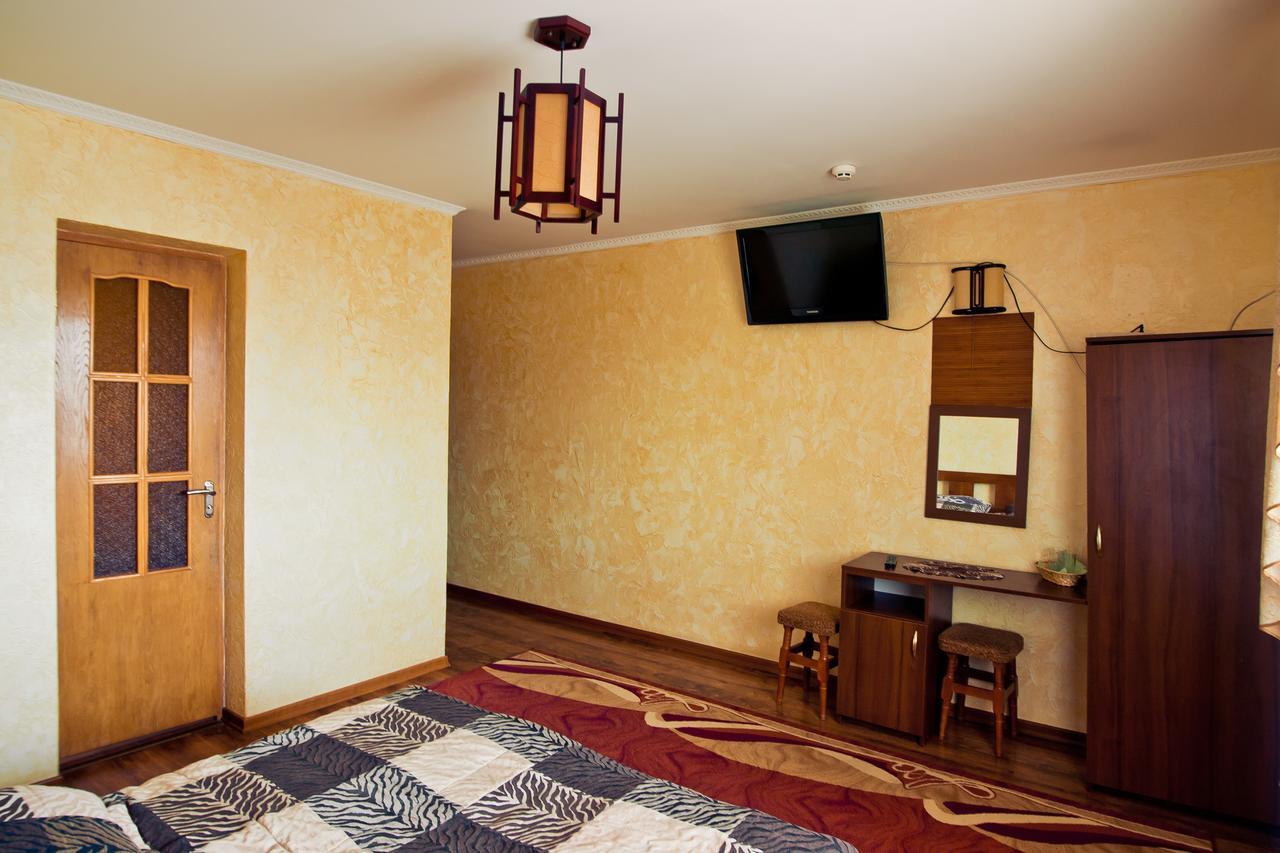 Filvarok Hotel Броды Экстерьер фото
